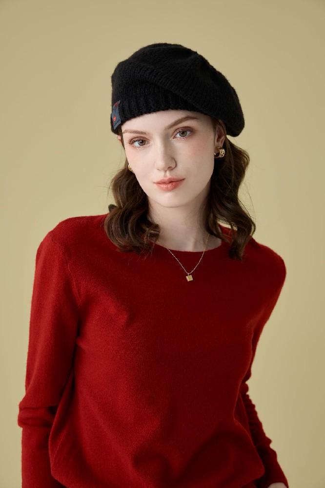 WINTER LOGO PATCH KNITTED HATS