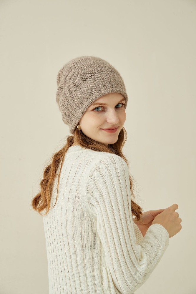 WINTER WOMAN WHOLESALE HATS
