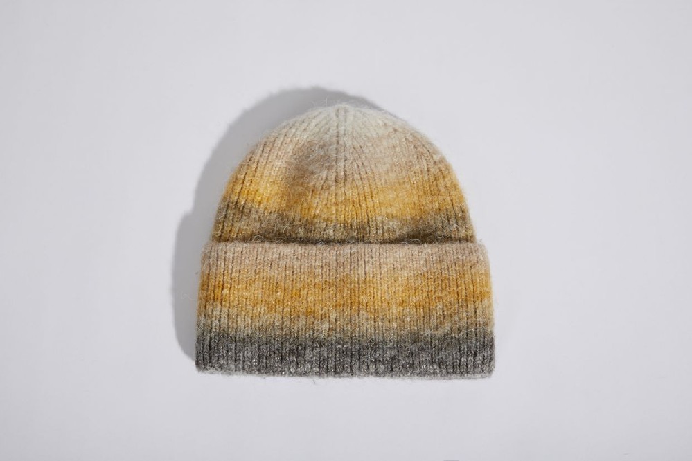 WOMAN WINTER HATS
