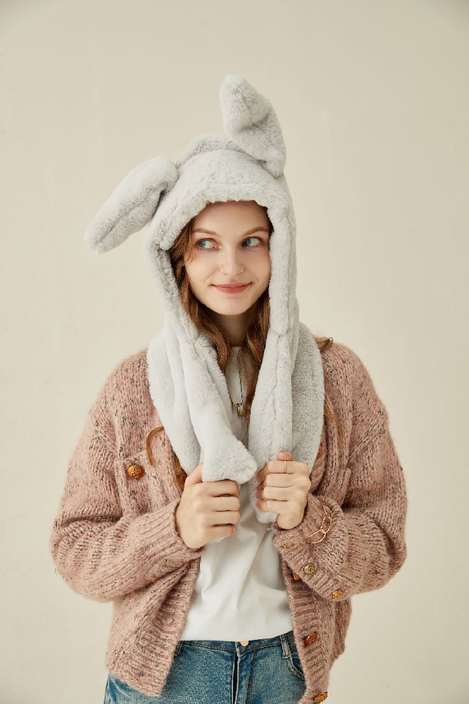 WOMAN WINTER SCARF HATS