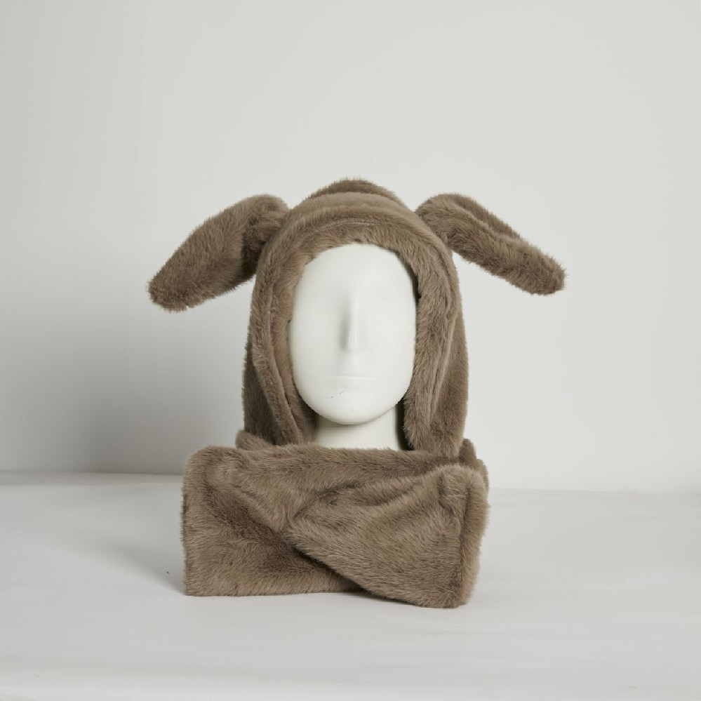 WOMAN WINTER WARM HATS