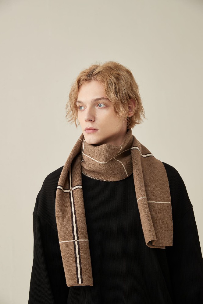 WINTER WARM KNITTED SCARF