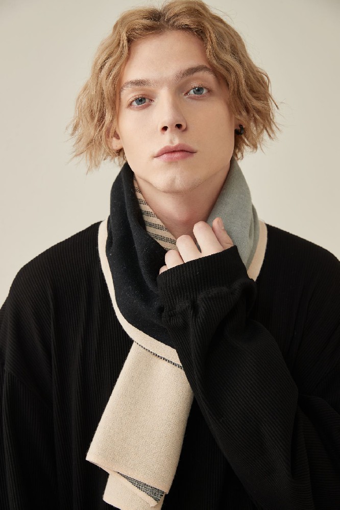 WINTER CUSTOMIZED KNITTED SCARF
