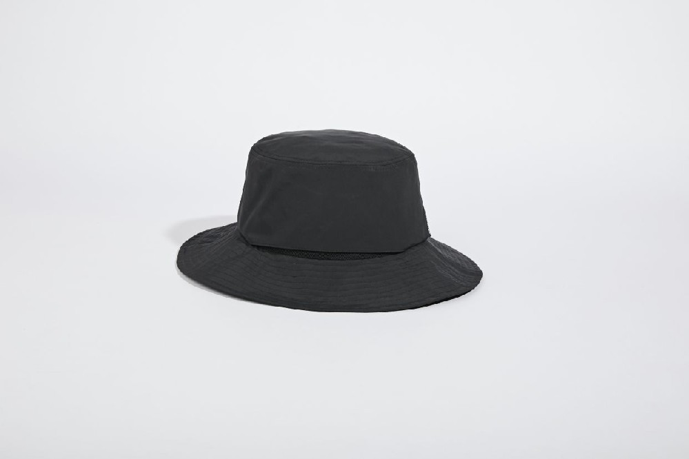 BREATHABLE LOGO LABEL BUCKET HAT